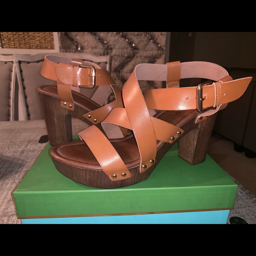 BRAND NEW Shoes never been worn!!!!